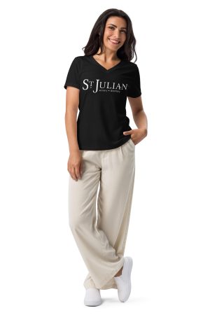 Women’s relaxed v-neck t-shirt